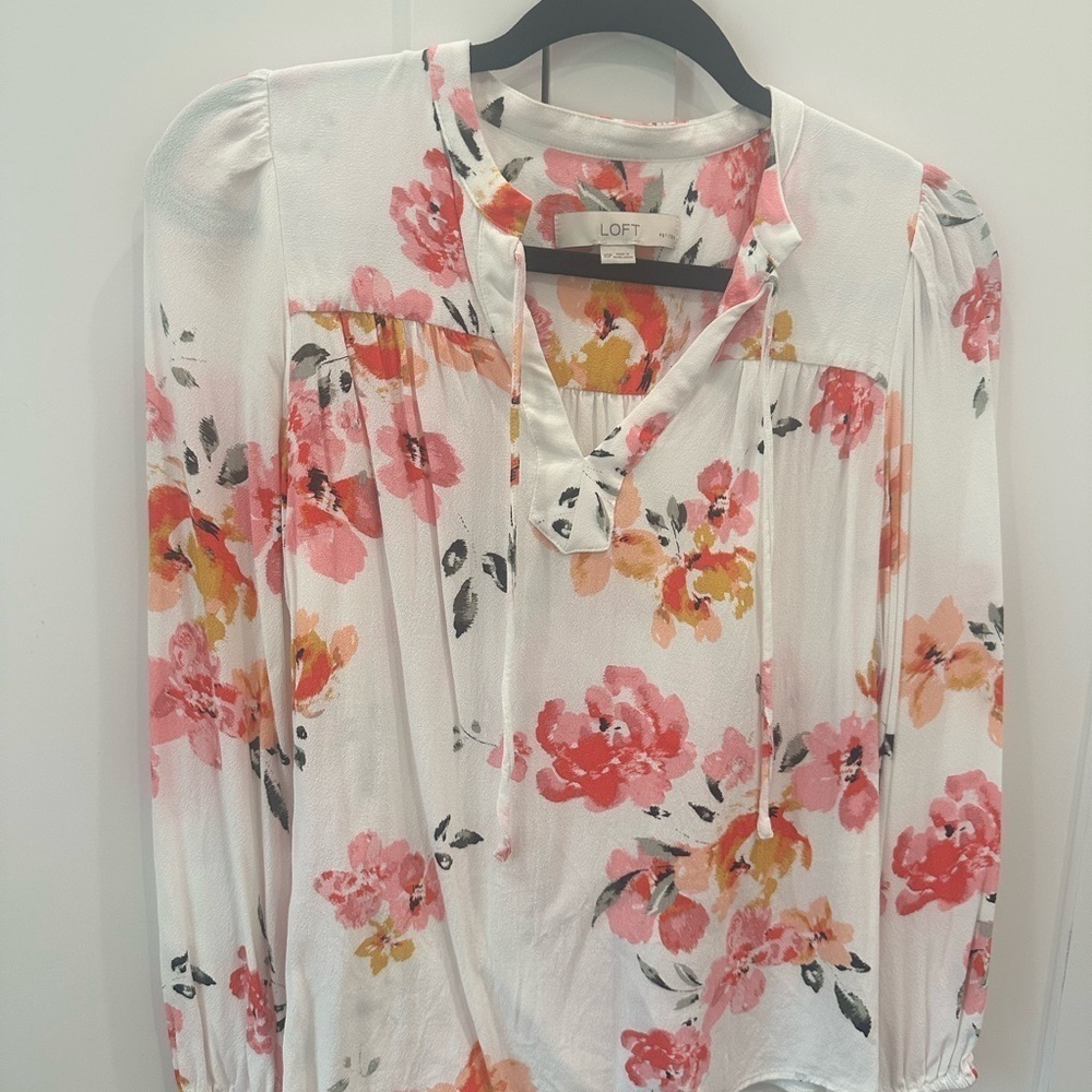 LOFT Floral Print Women's Top - Picture 1 of 4